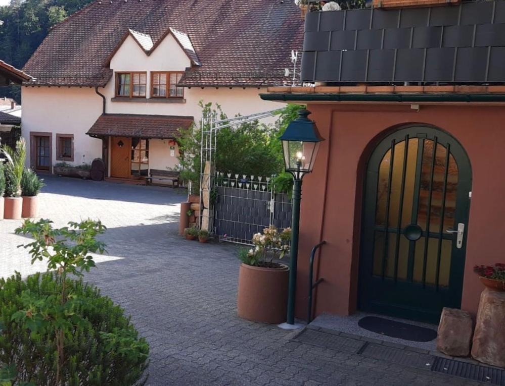Pension - Gaestehaus Zum Pfaelzerwald Hinterweidenthal Kültér fotó