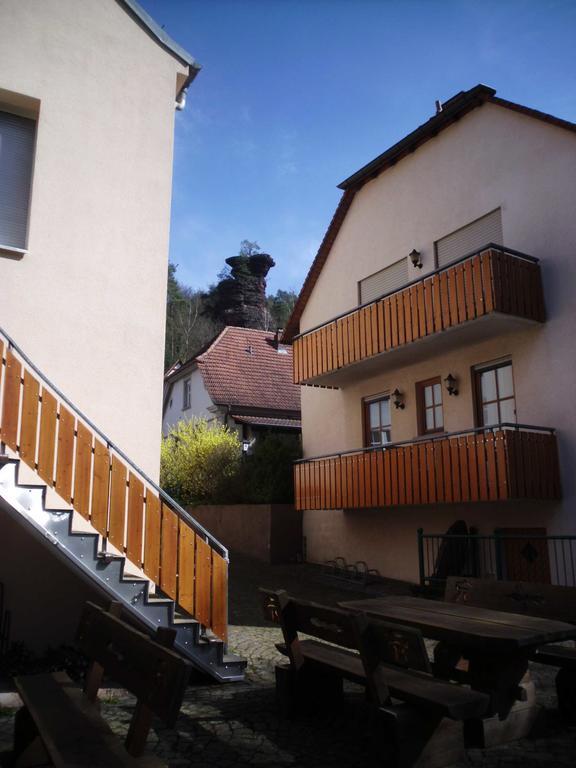 Pension - Gaestehaus Zum Pfaelzerwald Hinterweidenthal Kültér fotó