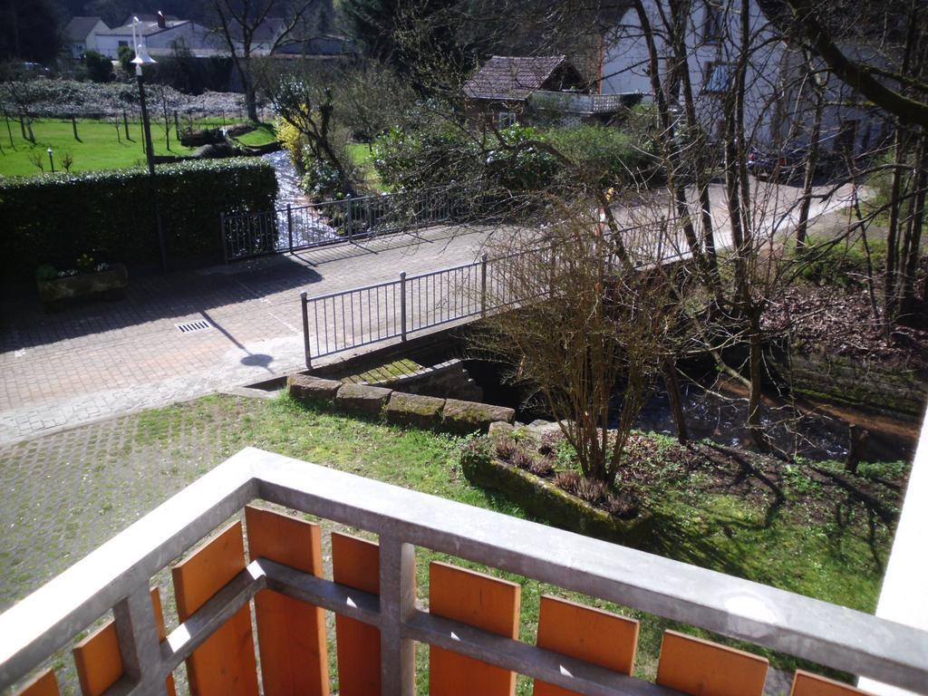 Pension - Gaestehaus Zum Pfaelzerwald Hinterweidenthal Kültér fotó